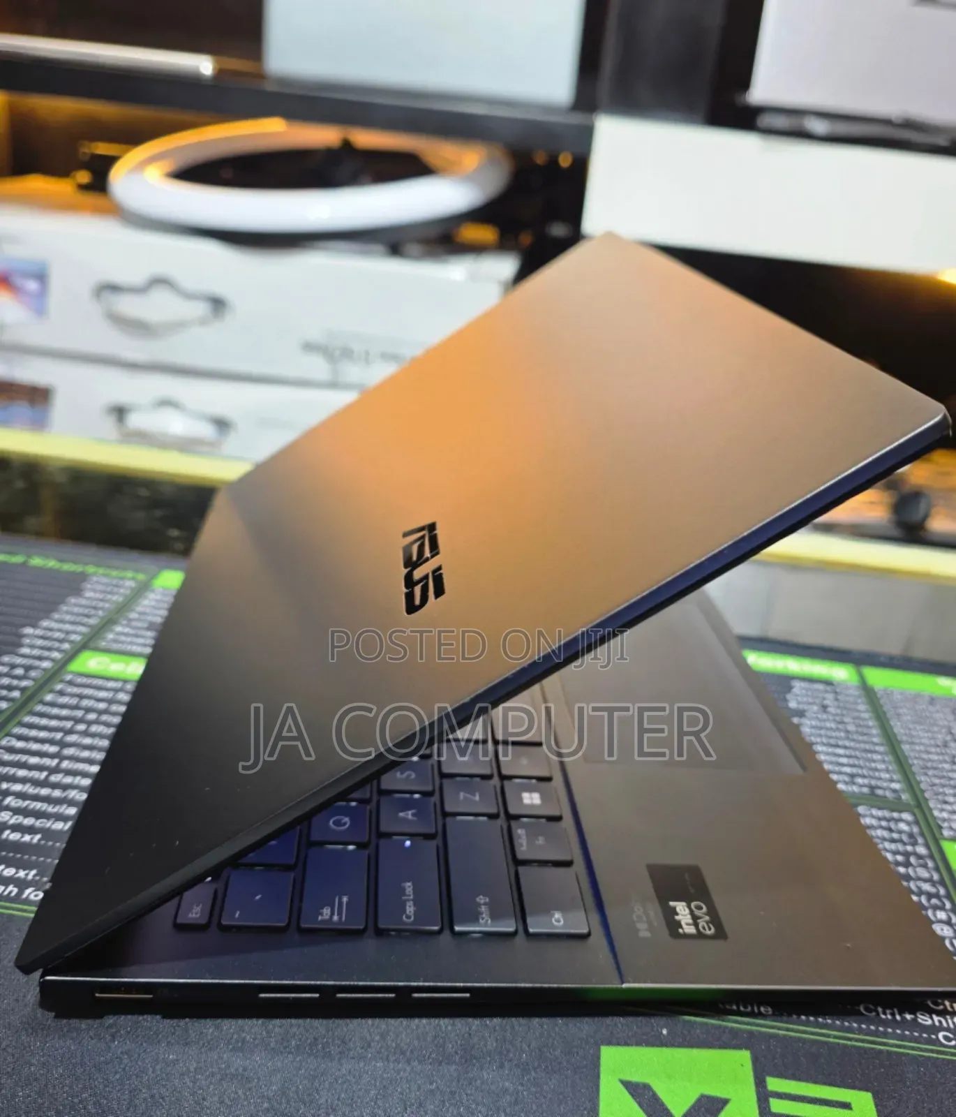 New Laptop Asus ZenBook UX330UA 8GB Intel Core Ultra 5 SSD 512GB