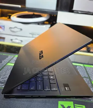 New Laptop Asus ZenBook UX330UA 8GB Intel Core Ultra 5 SSD 512GB