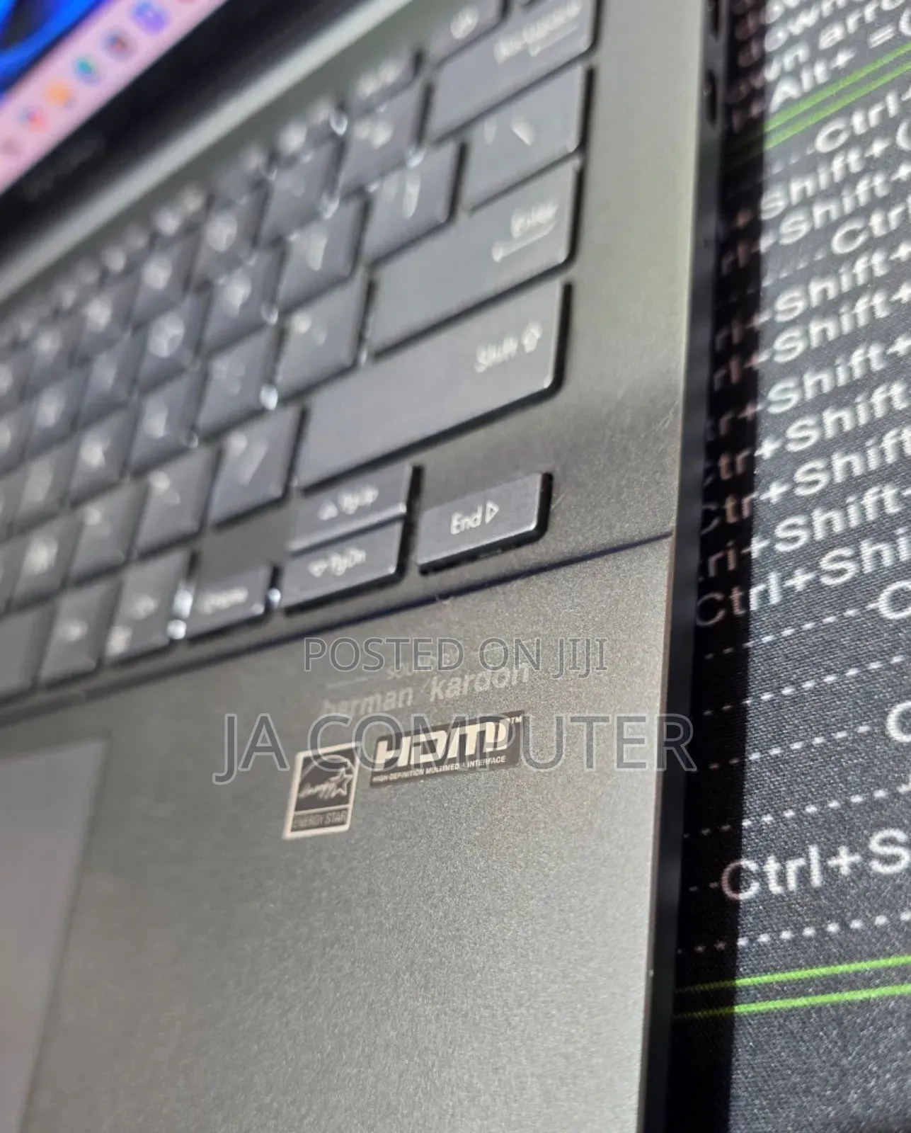 New Laptop Asus ZenBook UX330UA 8GB Intel Core Ultra 5 SSD 512GB