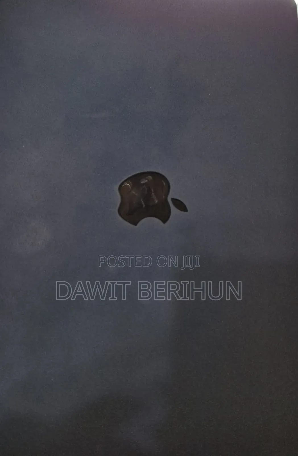 New Laptop Apple MacBook Air 2022 M2 8GB Apple M2 SSD 256GB