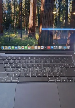 New Laptop Apple MacBook Air 2022 M2 8GB Apple M2 SSD 256GB