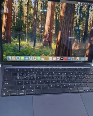 New Laptop Apple MacBook Air 2022 M2 8GB Apple M2 SSD 256GB