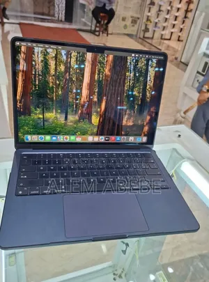 Photo - New Laptop Apple MacBook Air 2022 M2 8GB Apple M2 SSD 256GB