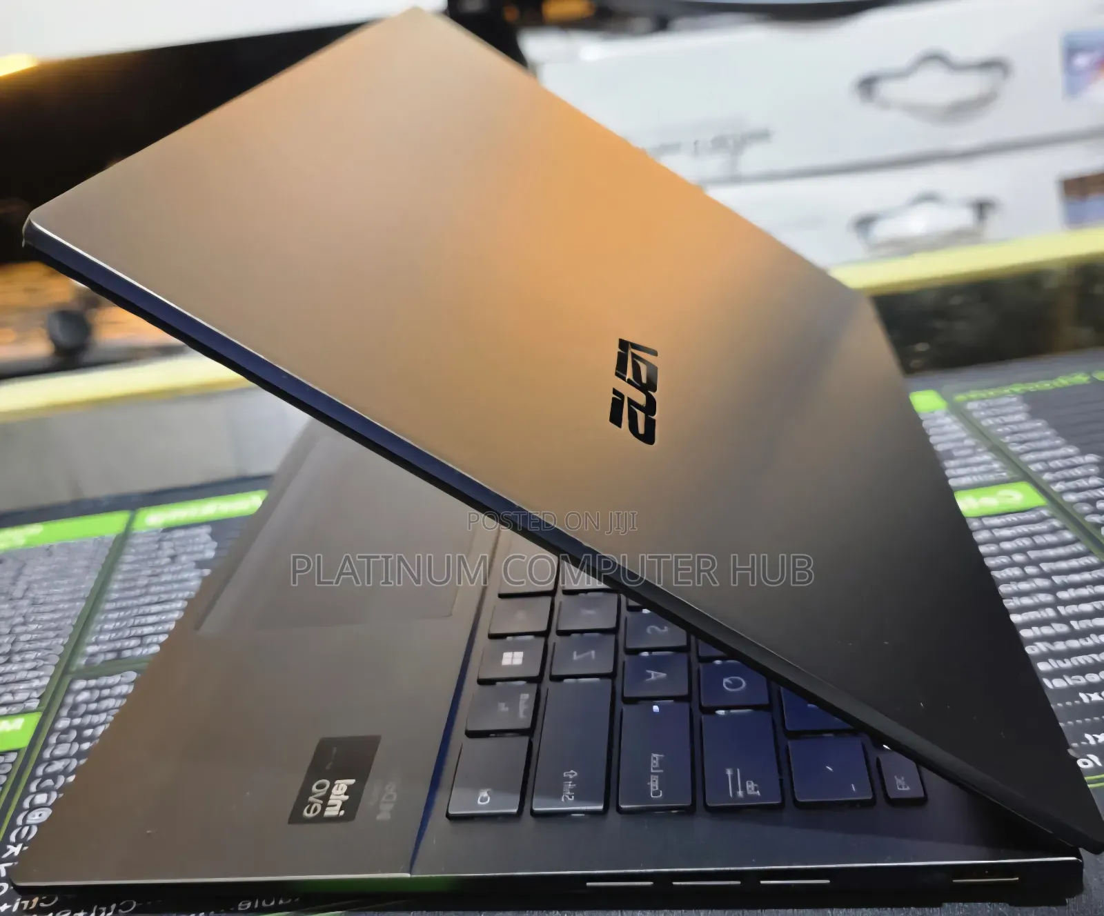 New Laptop Asus ZenBook 13 UX331UN 8GB Intel Core Ultra 5 SSD 512GB