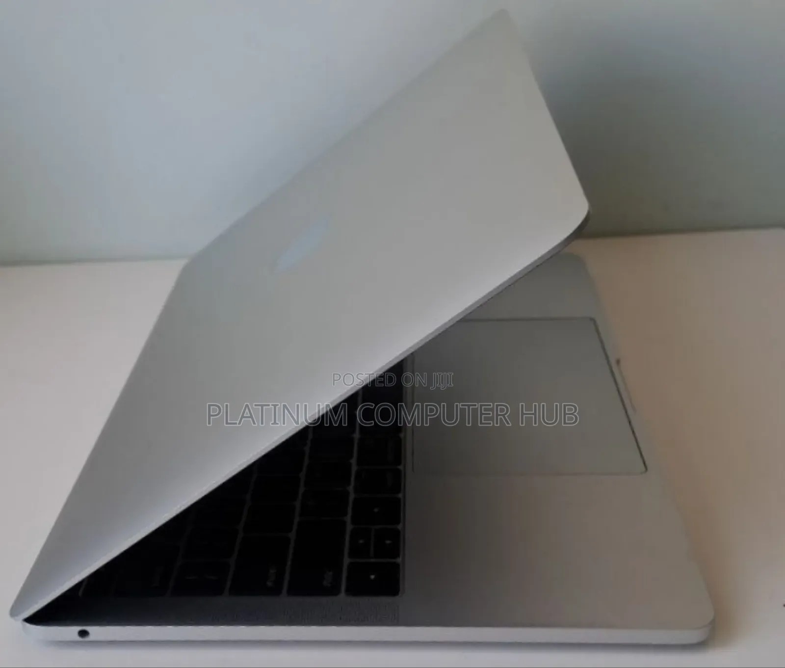 New Laptop Apple MacBook Pro 2017 8GB Intel Core I5 SSD 128GB