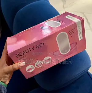 Photo - Beauty Box With Lighting Mirror