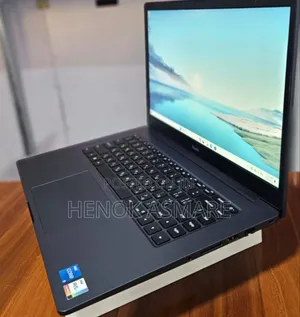 New Laptop Apple MacBook 8GB Intel Core I5 SSD 512GB