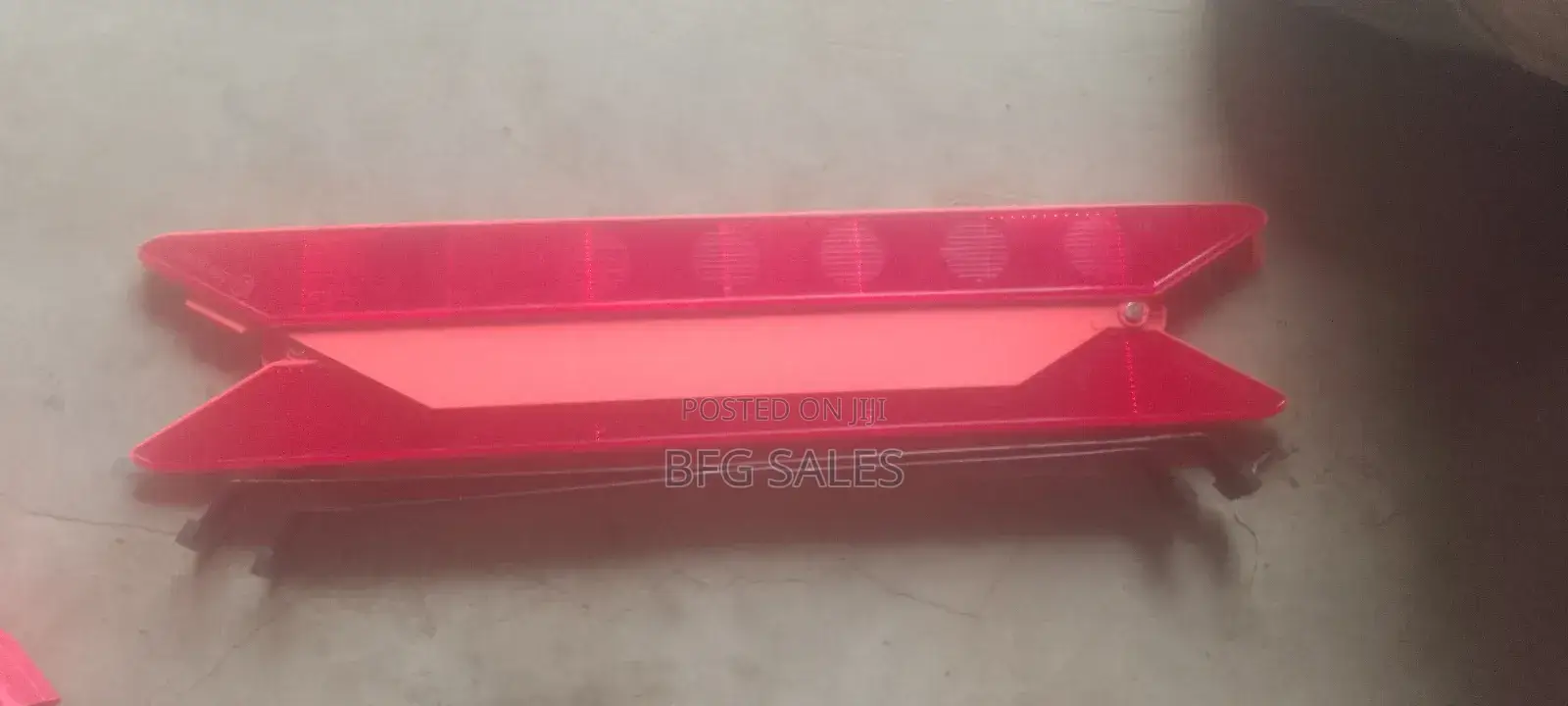 Reflective Warning Triangle (አንፀባራቂ)