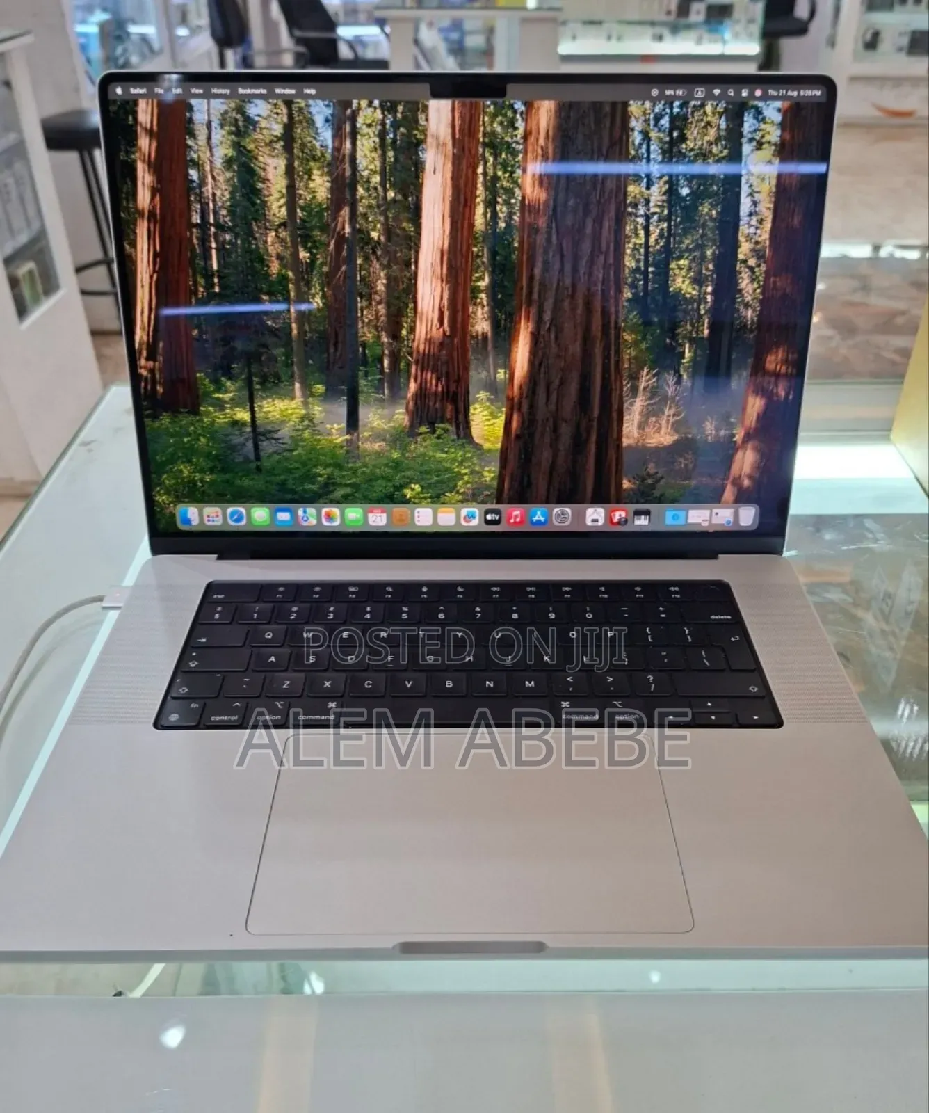 New Laptop Apple MacBook Pro M1 16GB Apple M1 Pro SSD 1T