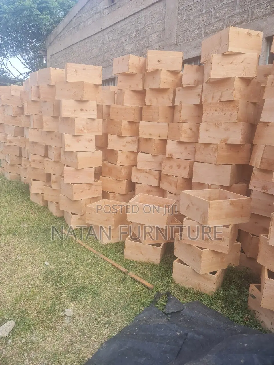 ሙሉ በሙሉ ጥራት ባለው ዋንዛ እንጨት የተሰራ ዘመናዊ የንብ ቀፎ (The Beehive)