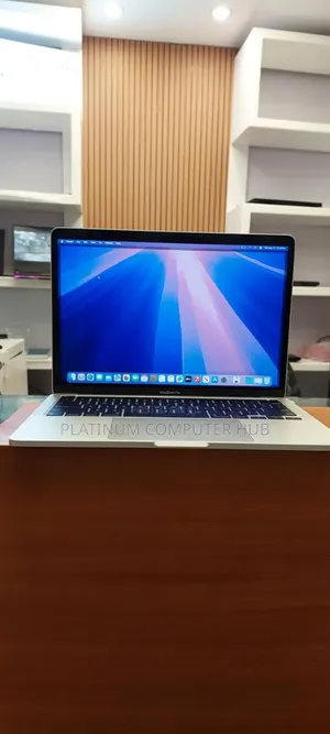 Photo - New Laptop Apple MacBook Pro 2020 M1 16GB Apple M1 SSD 512GB