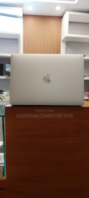 New Laptop Apple MacBook Pro 2020 M1 16GB Apple M1 SSD 512GB