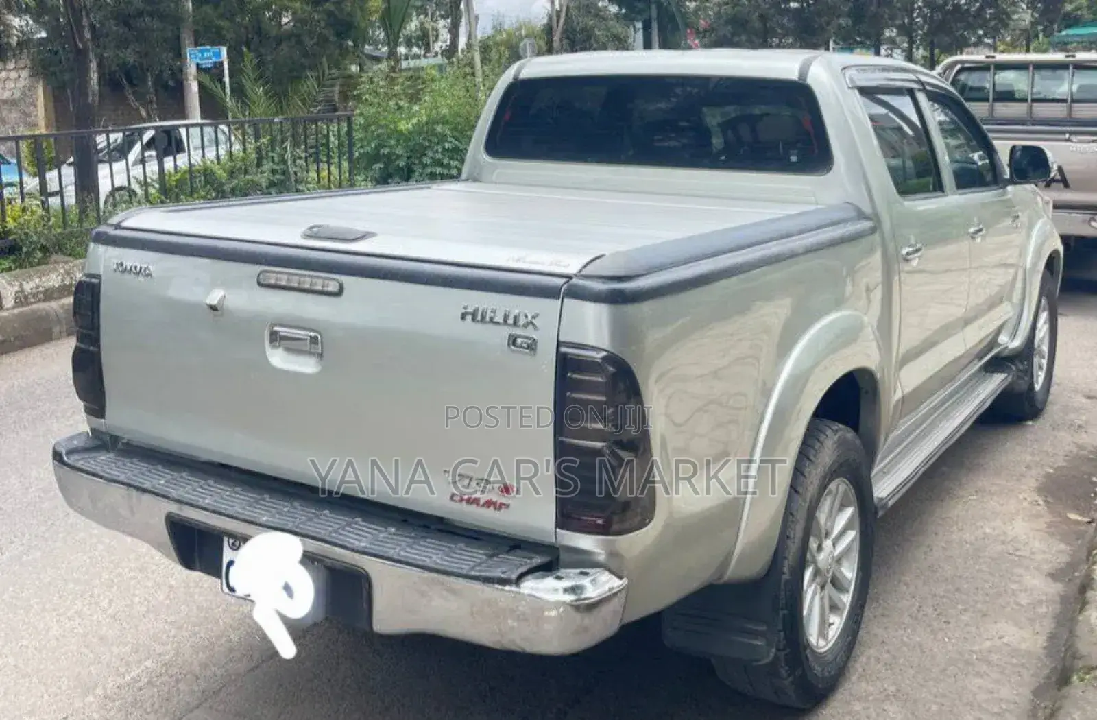 Toyota Hilux 2014 Gray