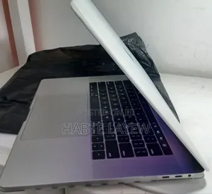 New Laptop Apple MacBook 2018 32GB Intel Core I9 SSD 1T