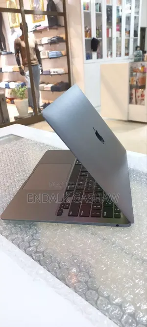 Photo - New Laptop Apple MacBook Air 2020 8GB Apple M1 SSD 256GB