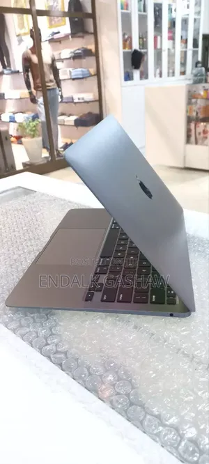 New Laptop Apple MacBook Air 2020 8GB Apple M1 SSD 256GB