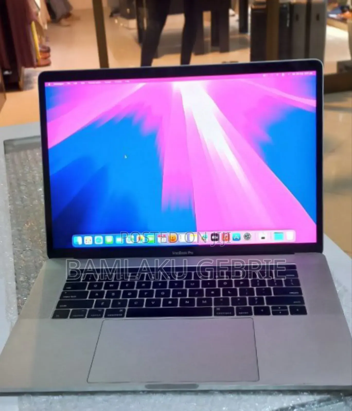 New Laptop Apple MacBook Pro M1 16GB Intel Core I7 SSD 256GB