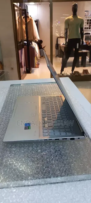 New Laptop Asus VivoBook 15 X505BA 16GB Intel Core I5 SSD 512GB