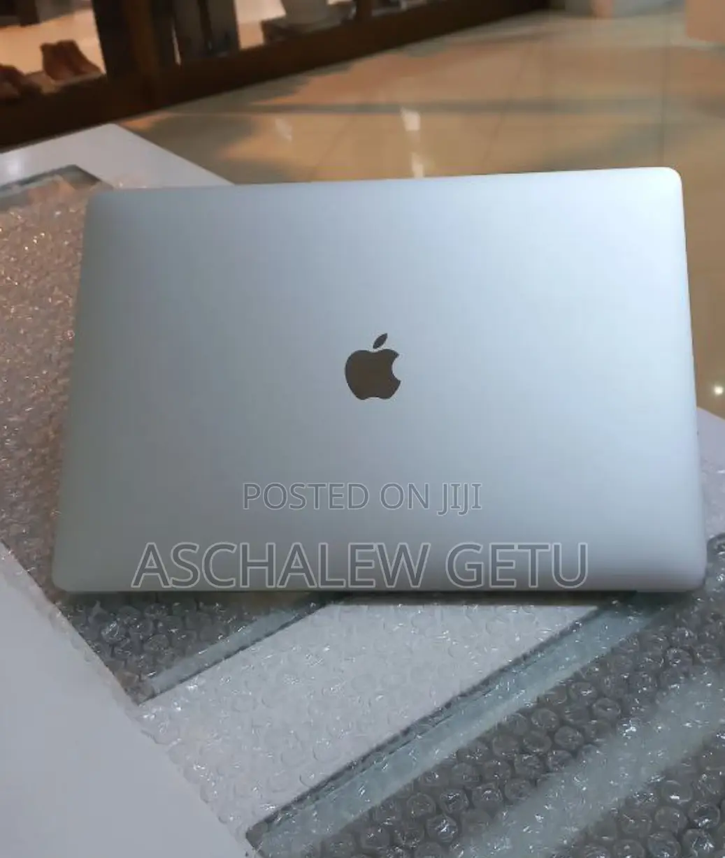 New Laptop Apple MacBook Pro 2017 8GB Intel Core I7 SSD 256GB