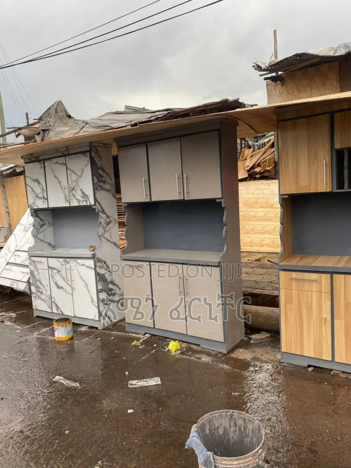 1.20 MDF ላሚኔት ኪችን ካቢኔት(Kitchen Cabinet) በ15500.)