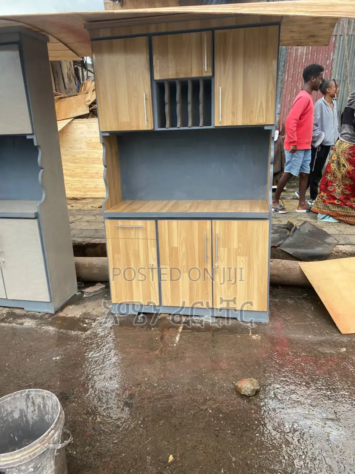 1.20 MDF ላሚኔት ኪችን ካቢኔት(Kitchen Cabinet) በ15500.)