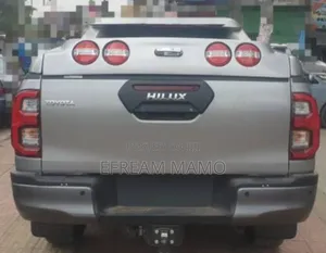 Toyota Hilux 2022 Silver
