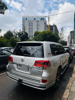 Toyota Land Cruiser 2022 Silver