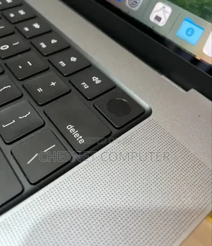 New Laptop Apple MacBook Pro 2021 M1 32GB SSD 1T