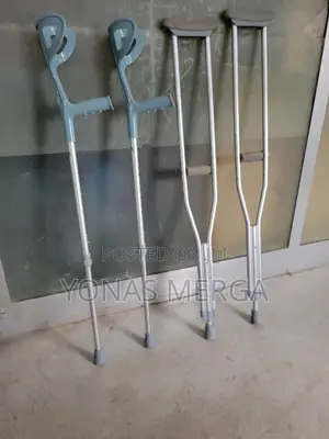 Photo - Axillary/Elbow Crutches雯川crutches for Walking, Silver Aluminum小晁kranch