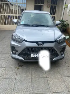 Photo - Toyota Raize 2023 Silver