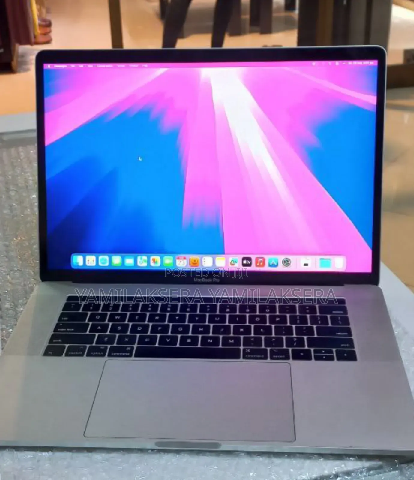 New Laptop Apple MacBook Pro 2017 16GB Intel Core I7 SSD 256GB