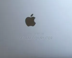 New Laptop Apple MacBook Pro 2017 16GB Intel Core I7 SSD 256GB