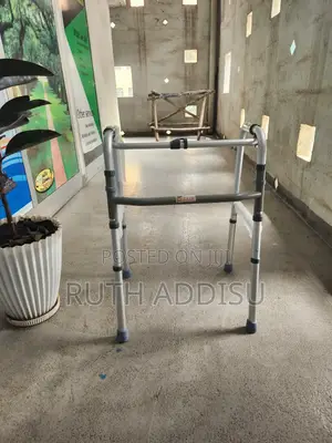 Photo - Medical Walker膊不almunium Walker胎動walker德州brand New Walking Aid Walker