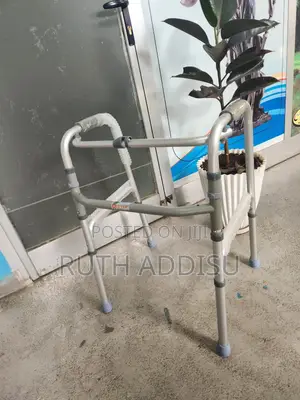 Photo - Brand New Walker朱明brand New Walker脯你walker腓了foldable Walker段的walker