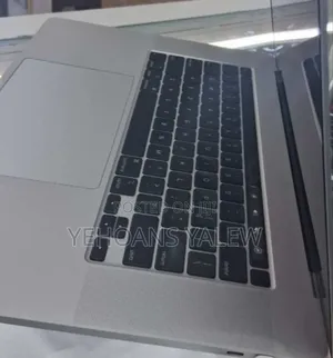 New Laptop Apple MacBook Pro 2019 16GB Intel Core I7 SSD 512GB
