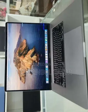 New Laptop Apple MacBook Pro M1 32GB Intel Core I9 SSD 512GB