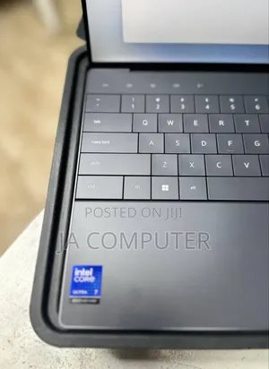 New Laptop Dell XPS 13 16GB Intel Core Ultra 7 SSD 512GB