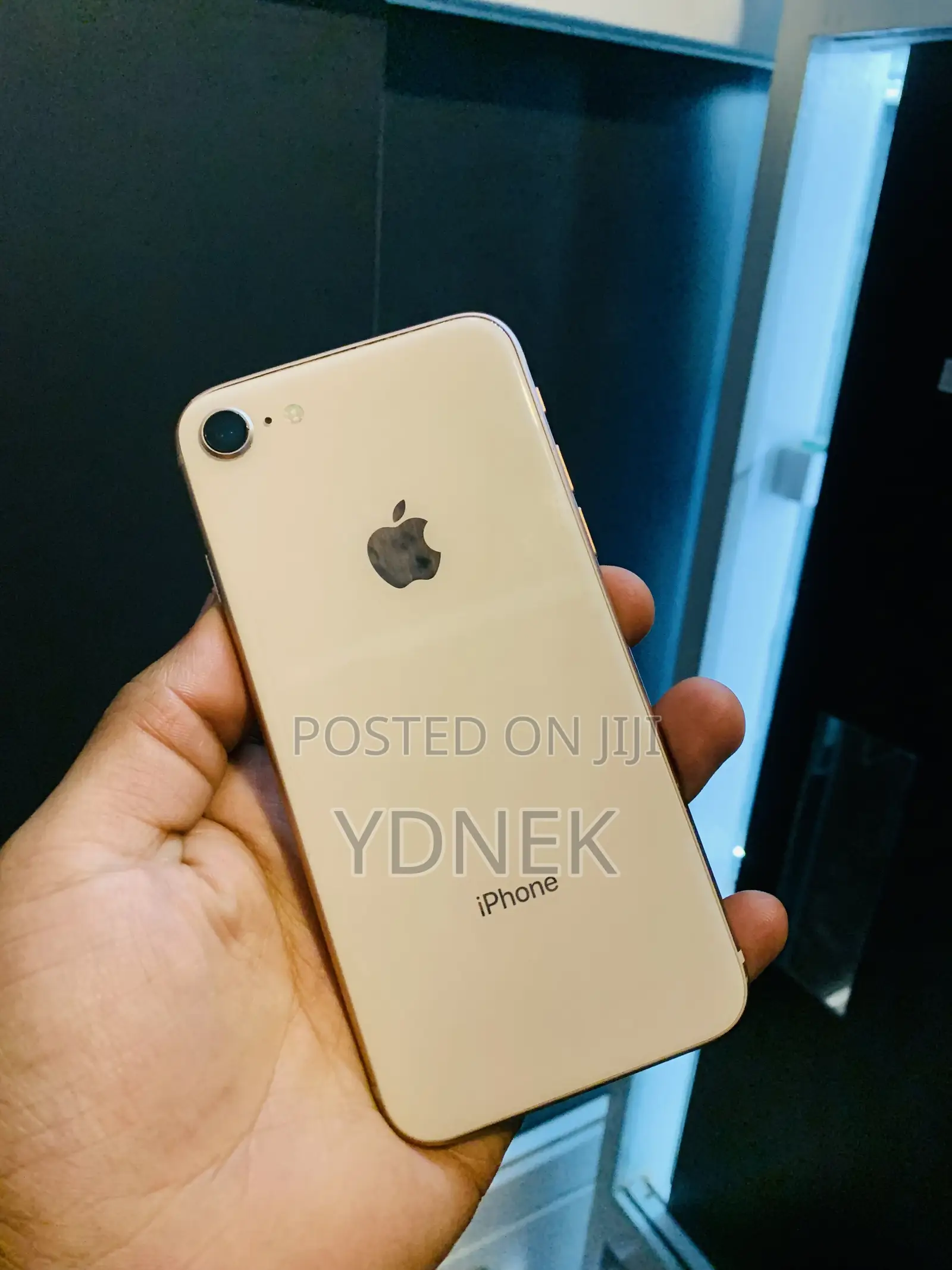 Apple iPhone 8 64 GB Gold