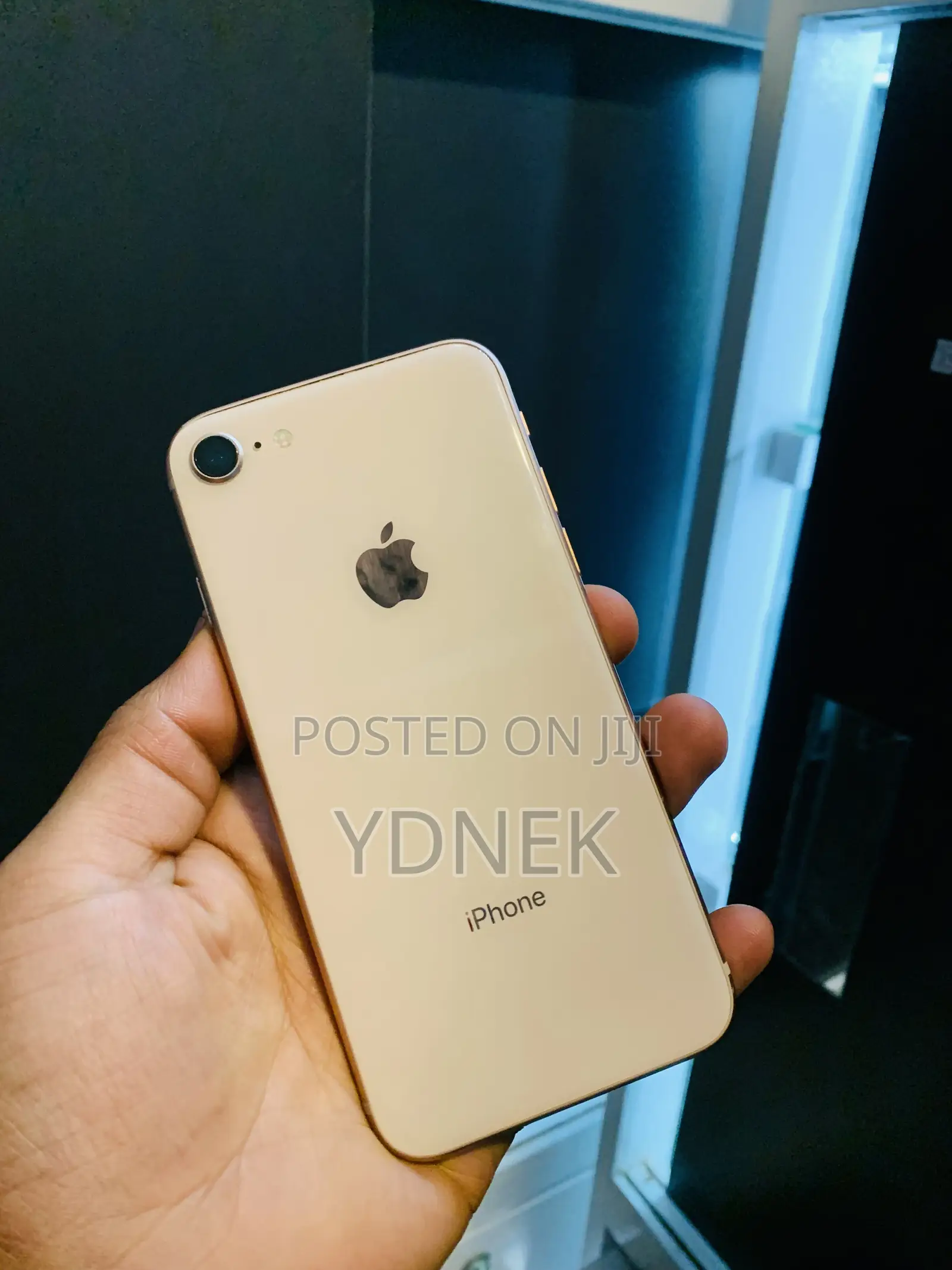 Apple iPhone 8 64 GB Gold