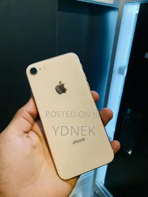 Apple iPhone 8 64 GB Gold