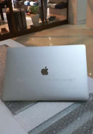 New Laptop Apple MacBook Pro 2017 16GB Intel Core I7 SSD 256GB