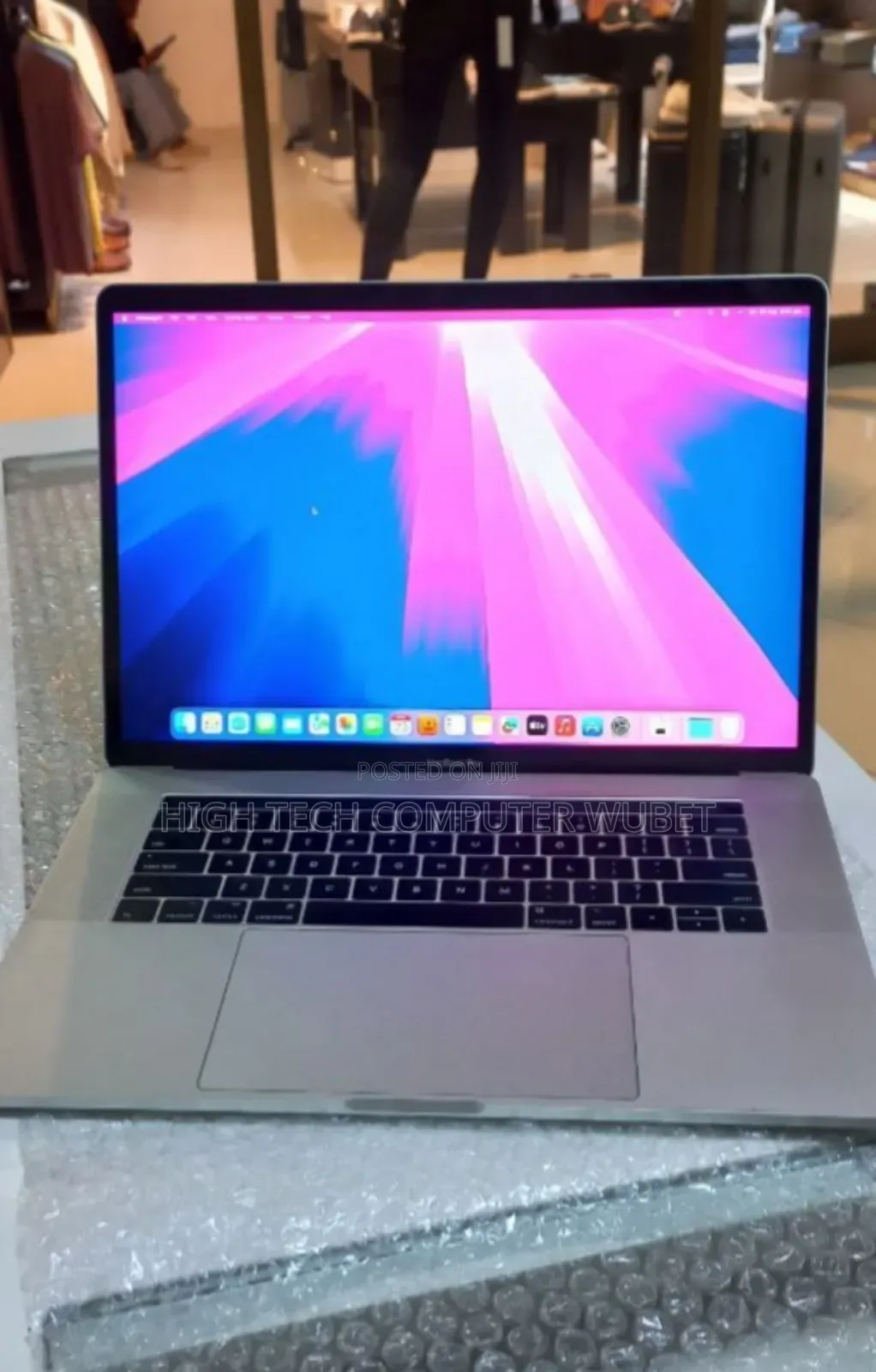 New Laptop Apple MacBook Pro 2017 16GB Intel Core I7 SSD 256GB