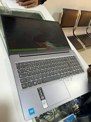 New Laptop Lenovo 4GB Intel Core I3 HDD 128GB