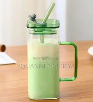 Photo - Glass Mug With Straw