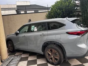 Photo - New Toyota Grand Highlander Hybrid 2025 Silver