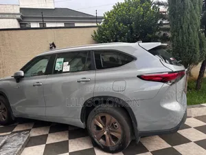 New Toyota Grand Highlander Hybrid 2025 Silver