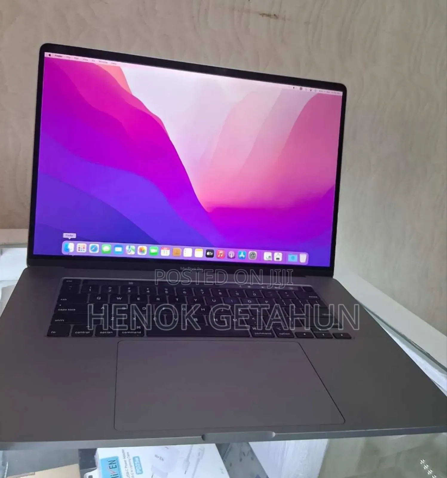 New Laptop Apple MacBook Pro 2019 16GB Intel Core I9 SSD 1T