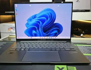 Photo - New Laptop Asus ZenBook UX303UB 8GB Intel Core Ultra 5 SSD 512GB