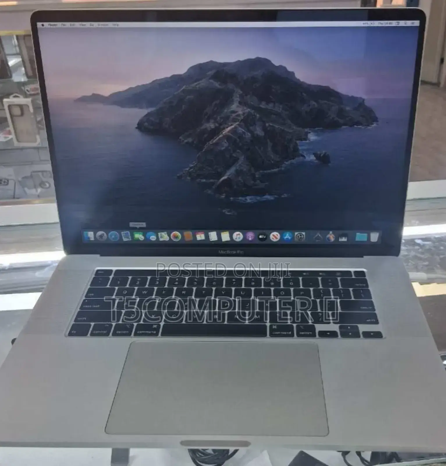New Laptop Apple MacBook Pro 2019 16GB Intel Core I7 SSD 512GB