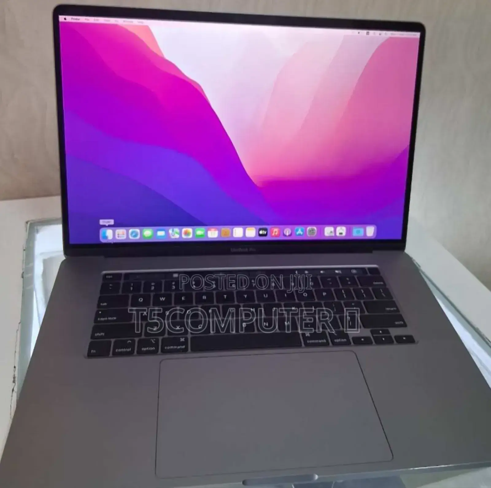 New Laptop Apple MacBook Pro 2019 16GB Intel Core I7 SSD 512GB